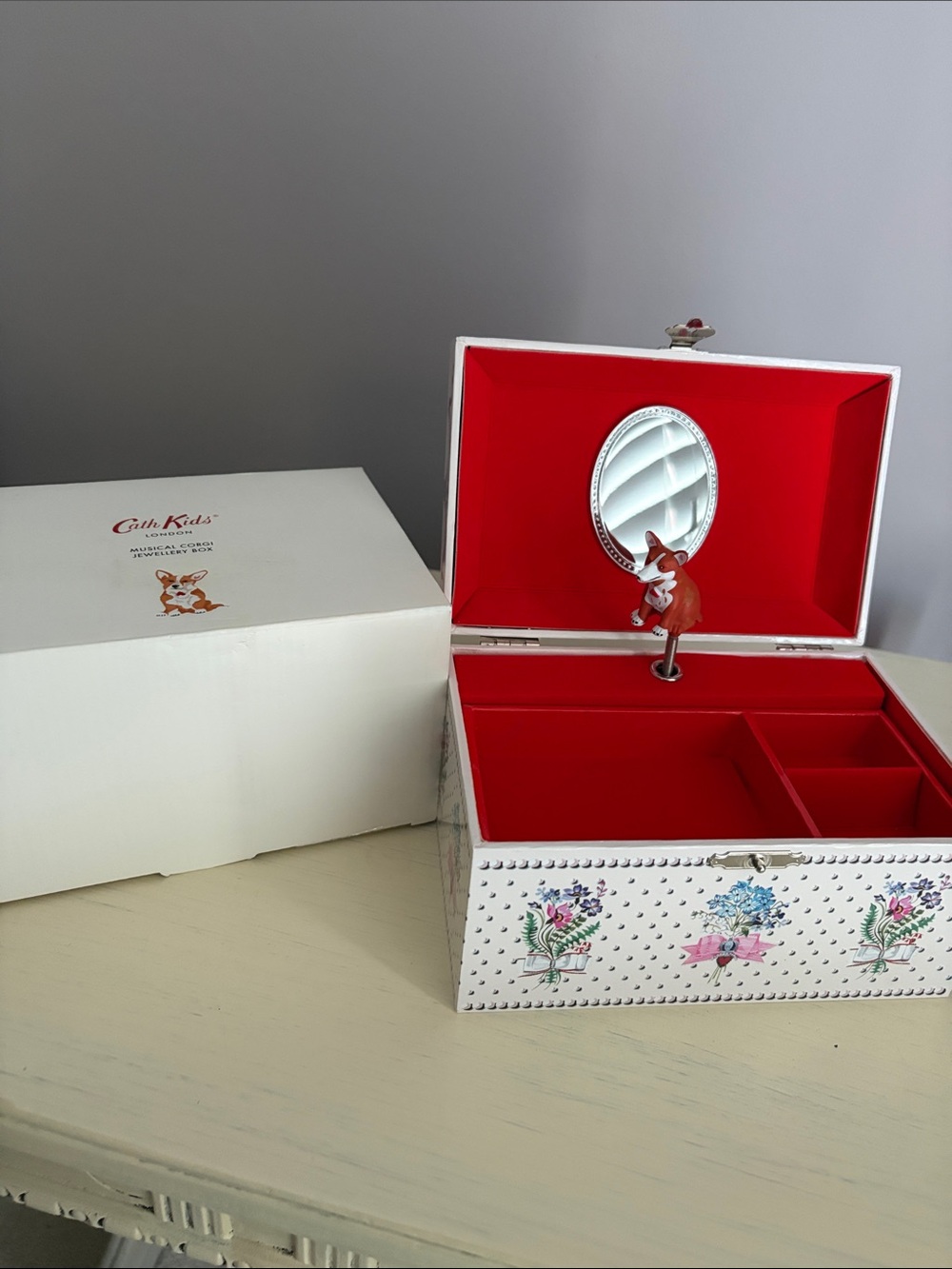 NIB Cath Kids Musical Jewelry Box with Spinning Corgi